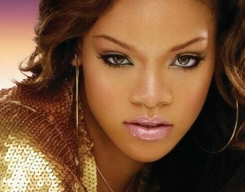 En 2005, Rihanna se faisait interviewer par Mathieu à Musique Plus