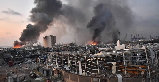 BEYROUTH: 113 morts, des milliers de blessés et plus de 300 000 sans-abri