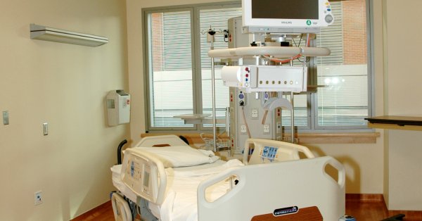 Les hospitalisations liées à la COVID-19 continuent d'augmenter au Québec